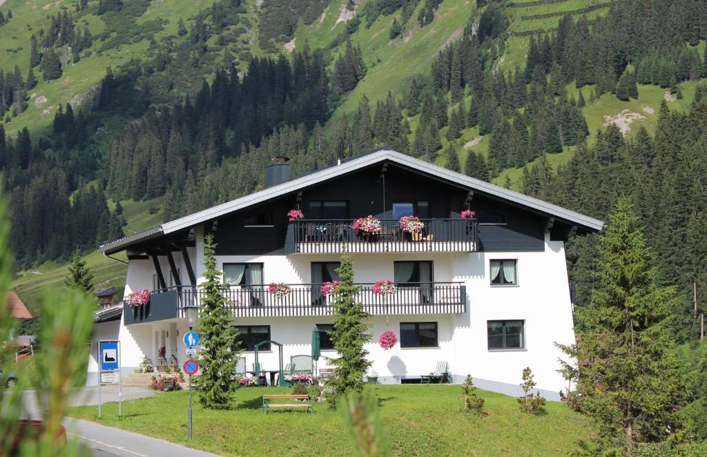 Pension Zoeggeler Lech am Arlberg Exterior foto